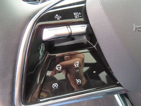 Used 2024 Cadillac Lyriq Sport RWD image 19