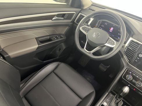 Used 2023 Volkswagen Atlas SE image 9
