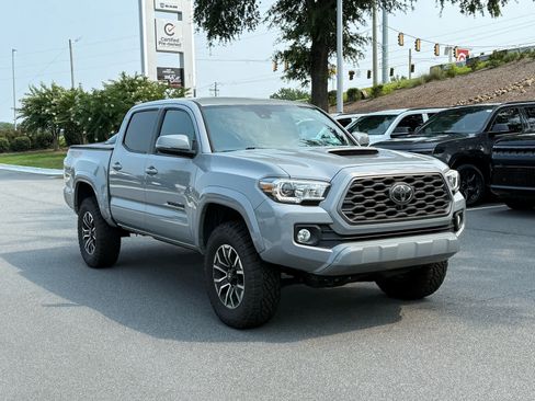 Used 2021 Toyota Tacoma TRD Sport AWD/4WD image 7