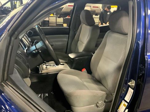 Used 2014 Toyota Tacoma 4x4 Double Cab image 8