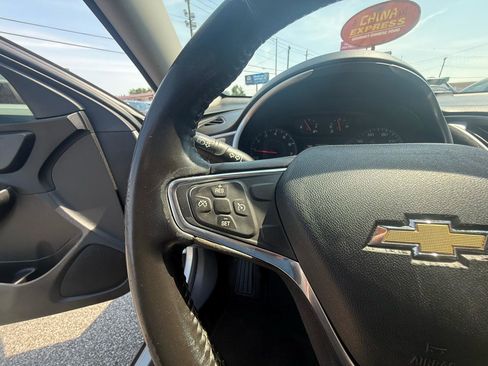 Used 2019 Chevrolet Malibu RS FWD image 22