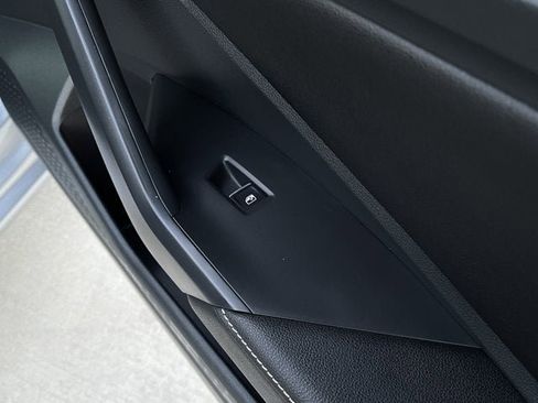 Certified 2023 Volkswagen Jetta SE w/ Panoramic Sunroof Package image 20