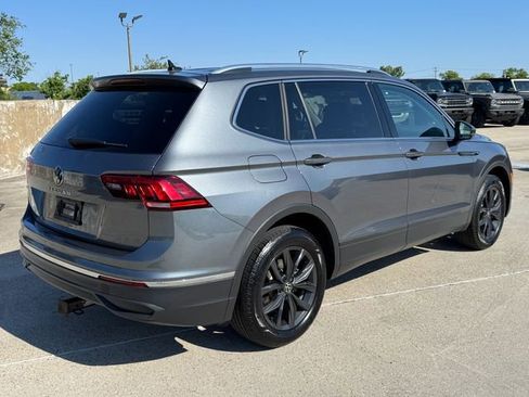 Used 2024 Volkswagen Tiguan SE FWD image 8