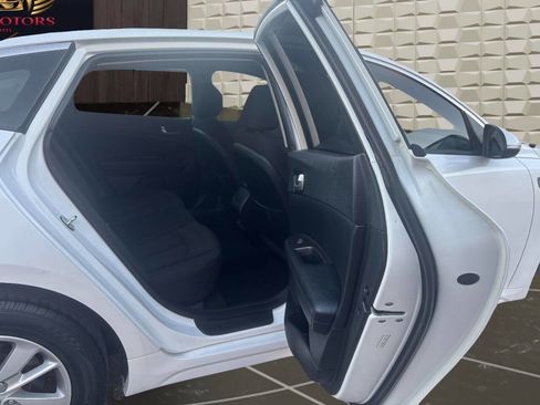 Used 2016 Kia Optima LX image 17