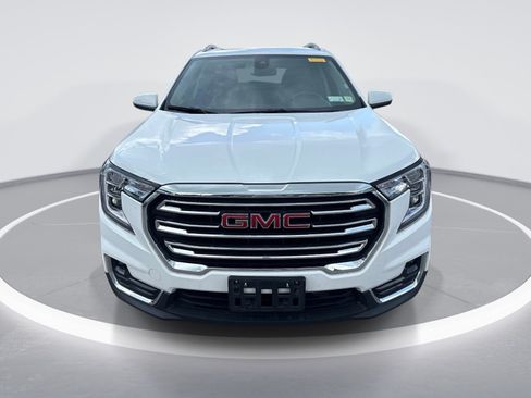 Used 2024 GMC Terrain SLT AWD/4WD image 2