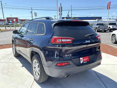 Used 2016 Jeep Cherokee Sport AWD/4WD image 5