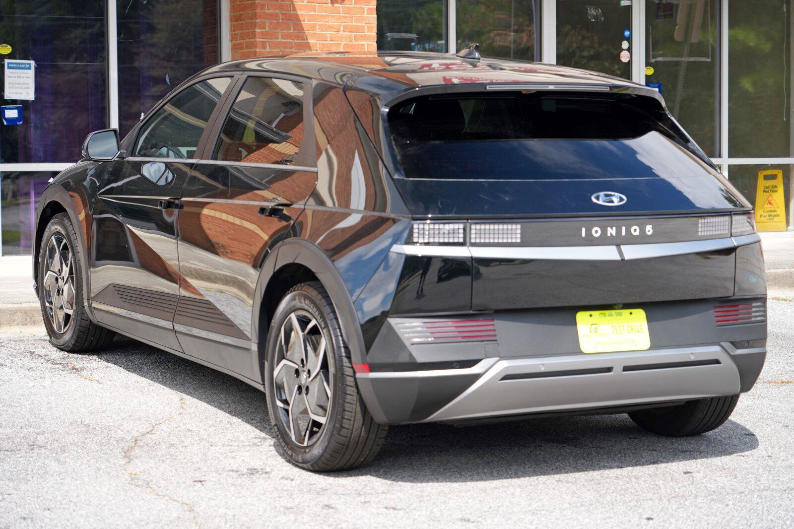 Used 2024 Hyundai Ioniq 5 SEL RWD image 46