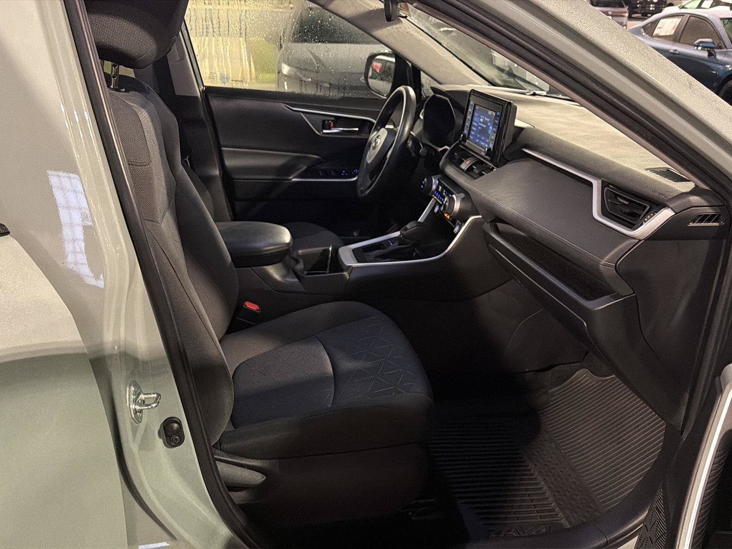 Certified 2022 Toyota RAV4 XLE w/ Convenience Package FWD image 13