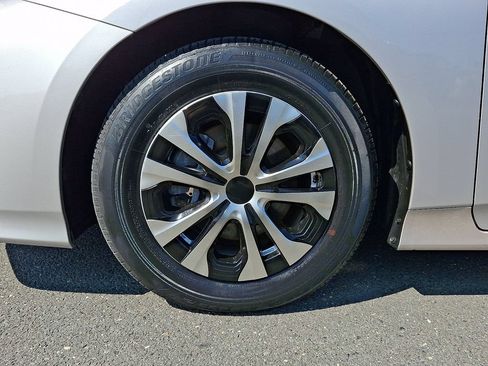 Used 2022 Toyota Prius Prime XLE FWD image 9