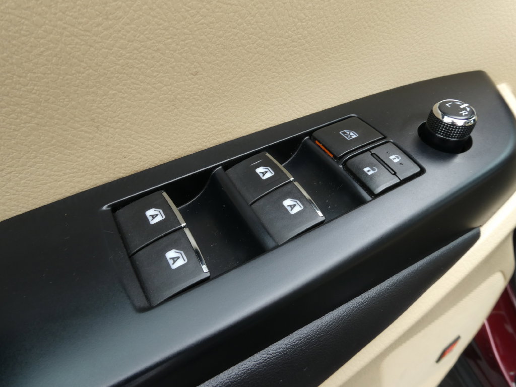 Used 2015 Toyota Highlander Limited AWD/4WD image 26