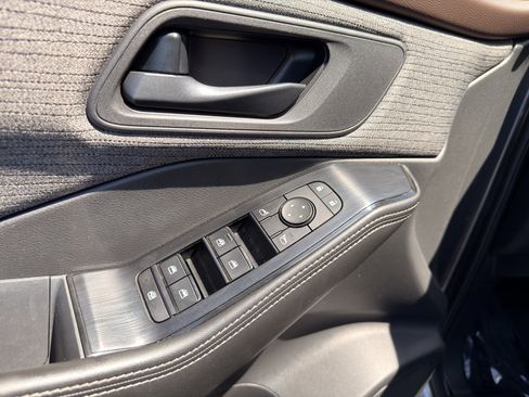 Used 2021 Nissan Rogue S image 24