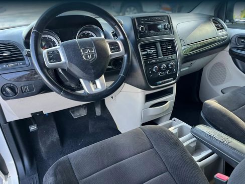 Used 2013 Dodge Grand Caravan SE FWD image 6