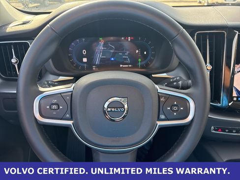 Certified 2025 Volvo XC60 B5 Core image 23