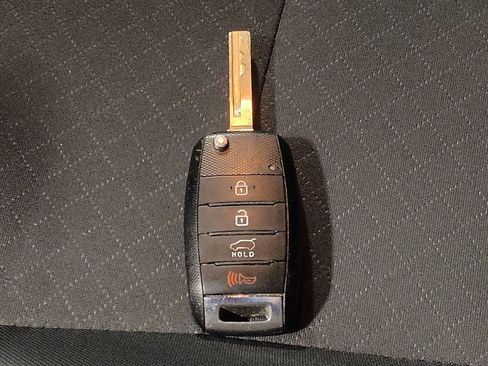 Used 2020 Kia Sorento LX image 32