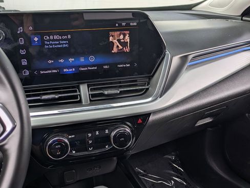 Used 2025 Chevrolet Trax LT w/ LT Convenience Package FWD image 15