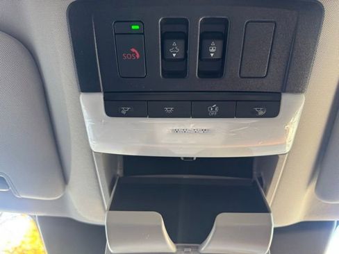 New 2025 Nissan Pathfinder Platinum image 50