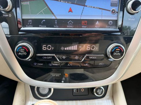 Used 2018 Nissan Murano SV w/ Premium Package AWD/4WD image 20