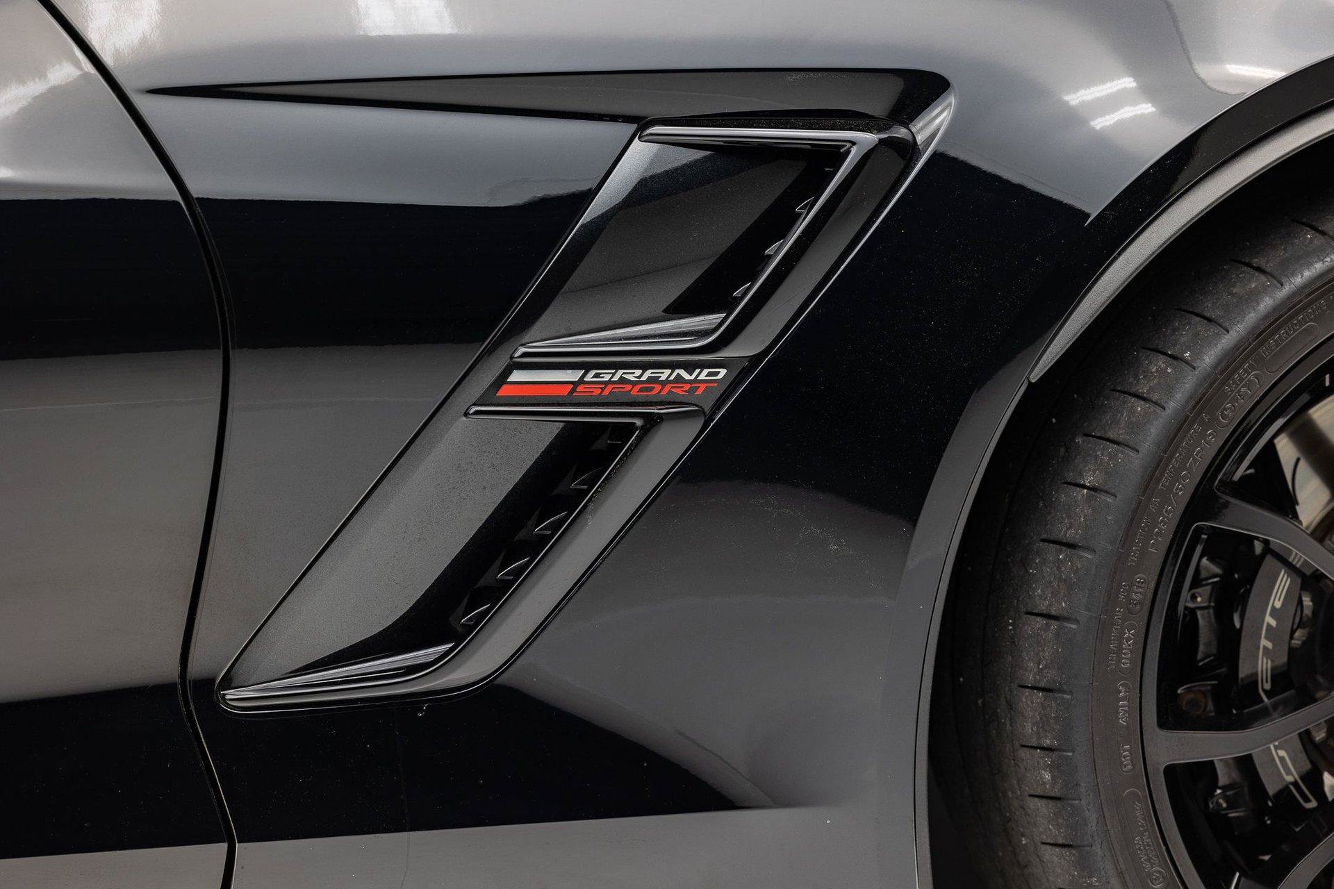 Used 2019 Chevrolet Corvette Grand Sport w/ Carbon Flash Badge Package RWD image 25