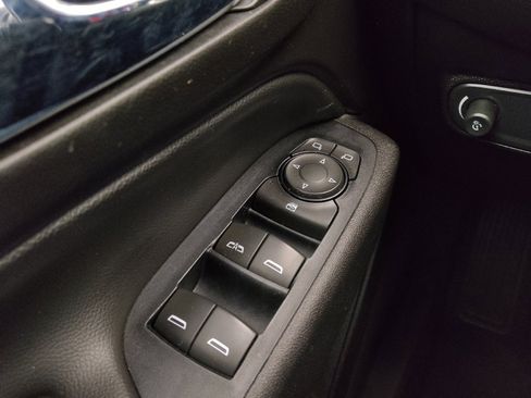 Used 2018 Chevrolet Equinox LT AWD/4WD image 27