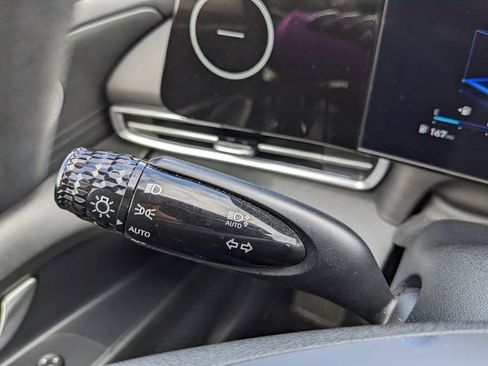 Used 2024 Hyundai Elantra SEL image 48