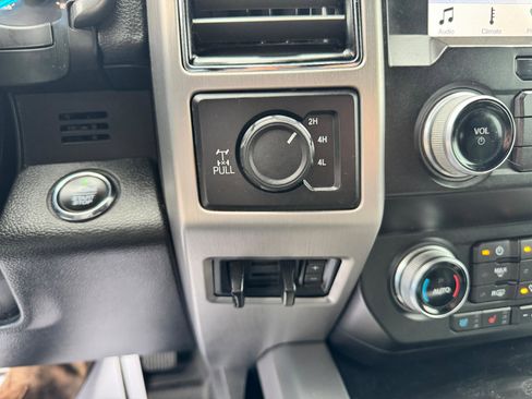 Used 2019 Ford F350 Platinum w/ Platinum Ultimate Package image 32