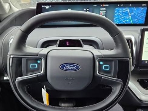 New 2025 Ford Expedition Platinum w/ Driver's Package image 7