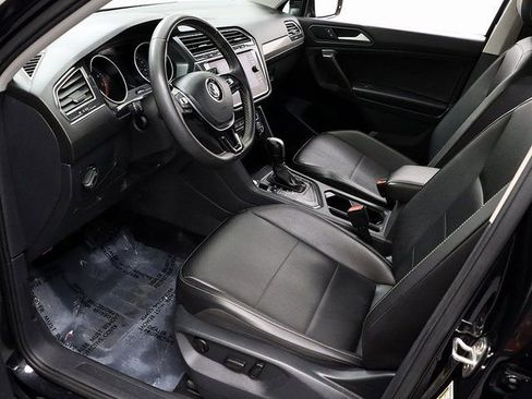 Used 2021 Volkswagen Tiguan SE R-Line image 10
