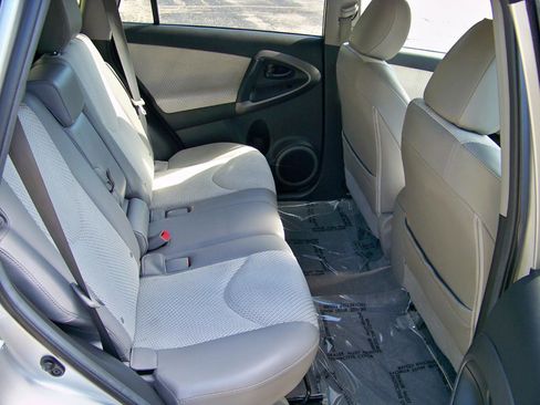 Used 2014 Toyota RAV4 EV image 15