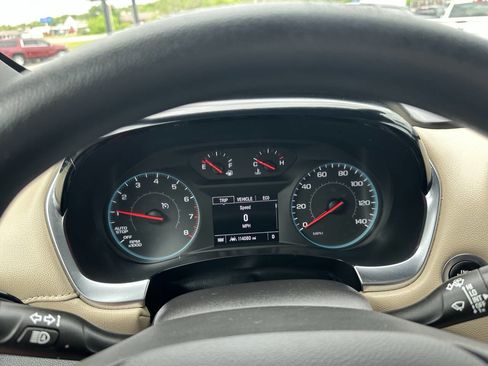 Used 2022 Chevrolet Traverse LS FWD image 16