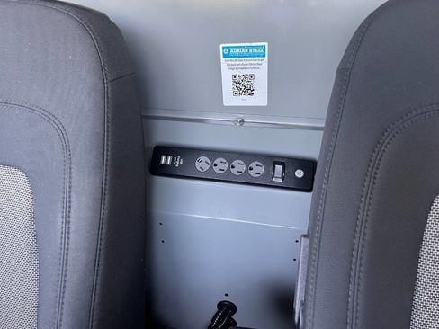 Used 2020 Ford Transit Connect XL image 17