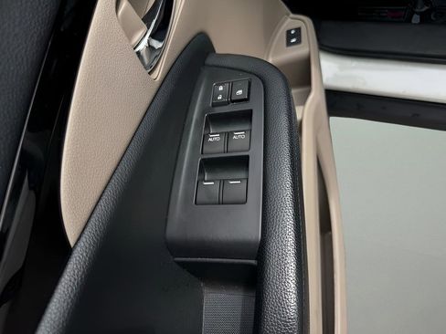 Used 2019 Honda Pilot Touring image 17