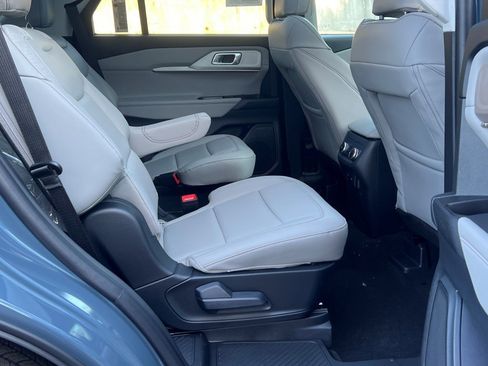 New 2026 Ford Explorer Active w/ Active Comfort Package image 11