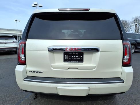 Used 2015 GMC Yukon Denali w/ Premium Package image 6