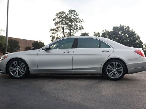 Used 2015 Mercedes-Benz S 550 4MATIC Sedan image 2