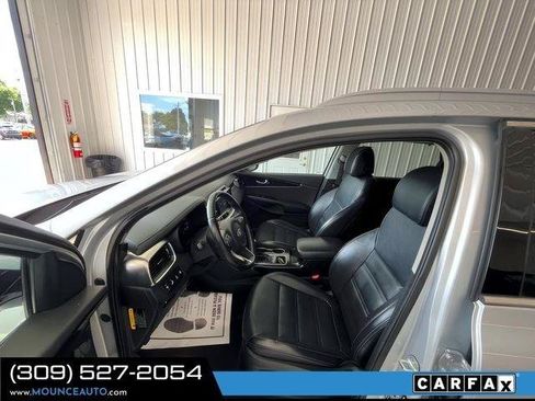 Used 2017 Kia Sorento EX w/ EX V6 Premium Package AWD/4WD image 18