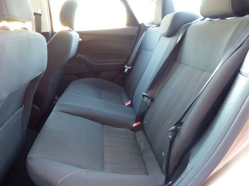 Used 2017 Ford Focus SE FWD image 35