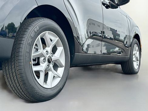 New 2025 Kia Soul S image 13