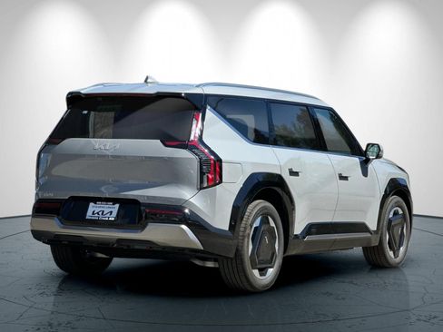 New 2026 Kia EV9 Land AWD/4WD image 4