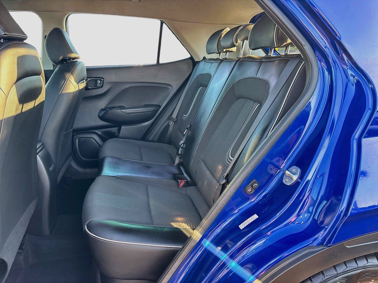 Used 2023 Hyundai Venue Limited FWD image 24