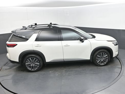 Used 2024 Nissan Pathfinder SL w/ SL Premium Package FWD image 35