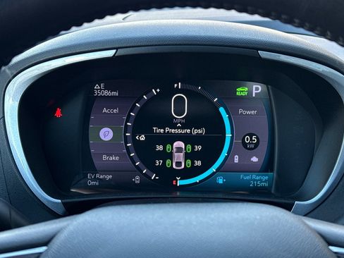 Used 2019 Chevrolet Volt LT w/ Comfort Package FWD image 26