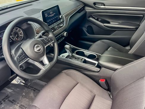 Used 2023 Nissan Altima 2.5 SV FWD image 8