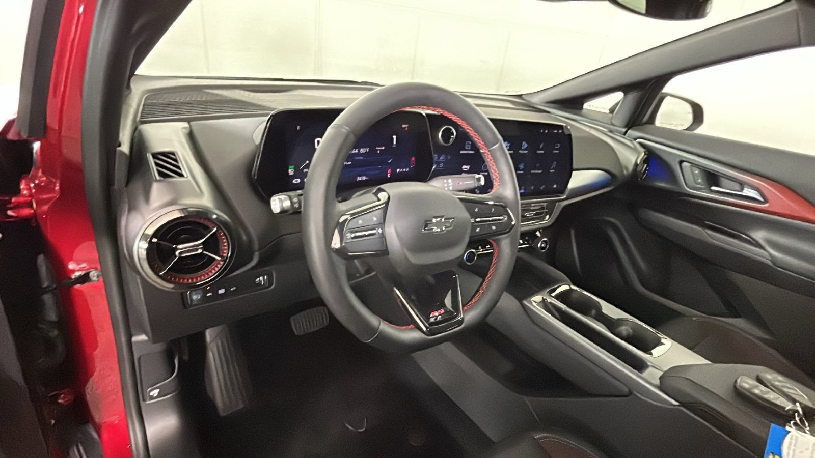 Used 2024 Chevrolet Equinox EV RS FWD image 16
