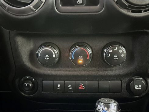 Used 2018 Jeep Wrangler Unlimited Sport S image 14