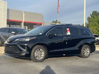 New 2026 Toyota Sienna XLE video 1