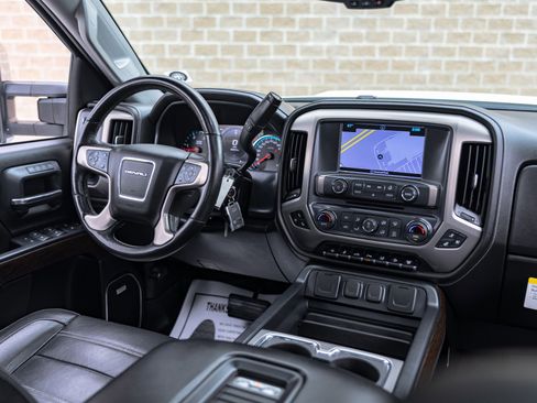 Used 2017 GMC Sierra 2500 Denali w/ Duramax Plus Package AWD/4WD image 35
