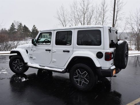 Certified 2024 Jeep Wrangler Sahara w/ Technology Group image 8