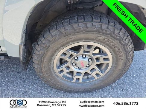 Used 2022 Toyota 4Runner TRD Off-Road AWD/4WD image 14