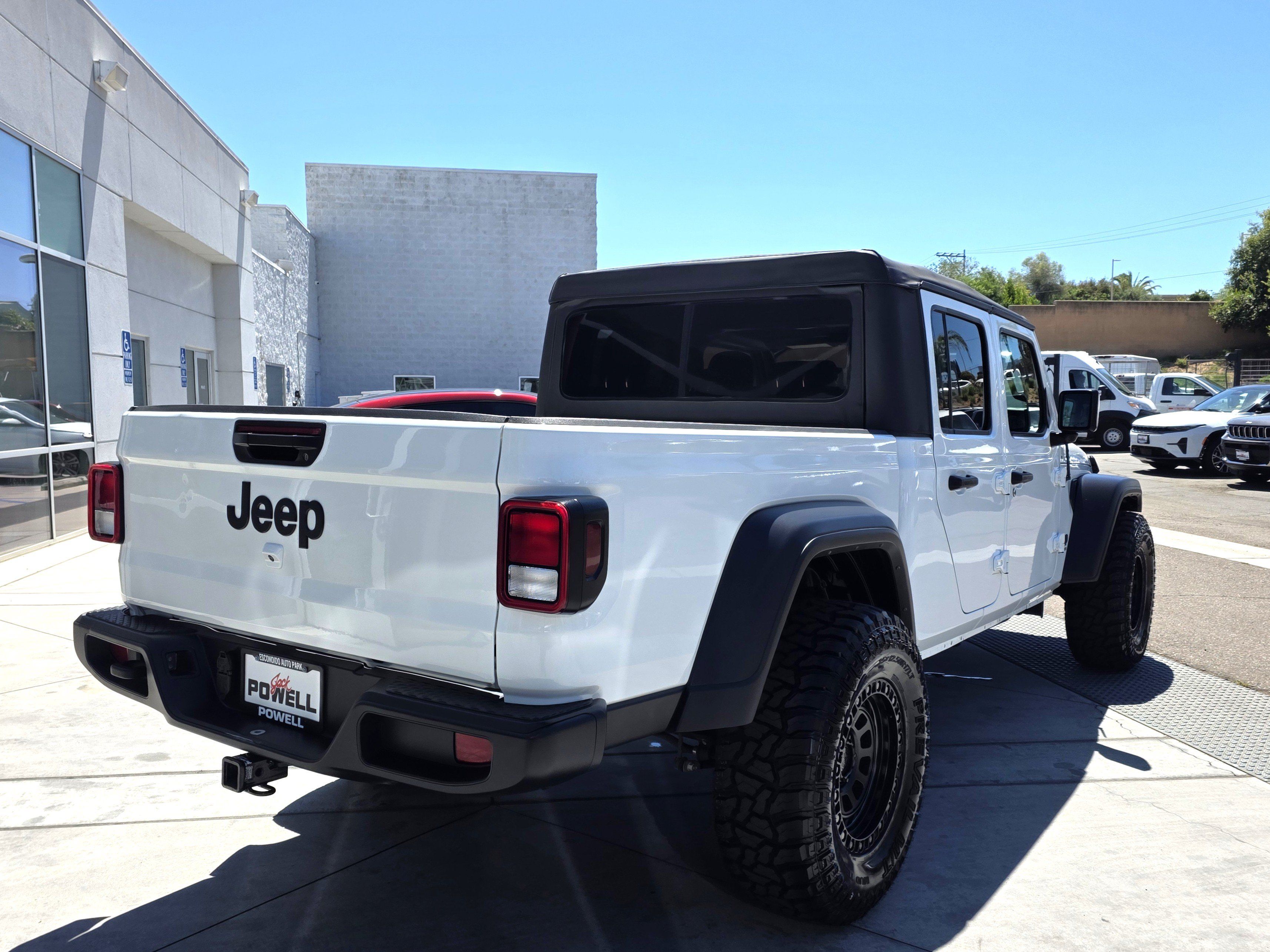 Certified 2022 Jeep Gladiator Sport AWD/4WD image 5