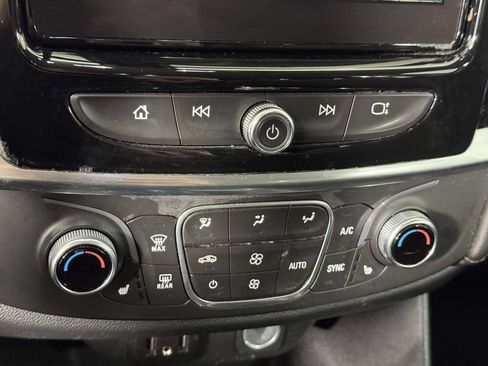Used 2019 Chevrolet Traverse LT AWD/4WD image 28